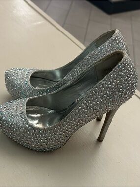 Pumps by Le Miu 7 1/2. Beauties!